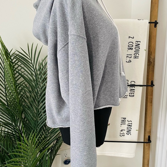 Wild Fable Gray Cropped Hoodie - Picture 4 of 6